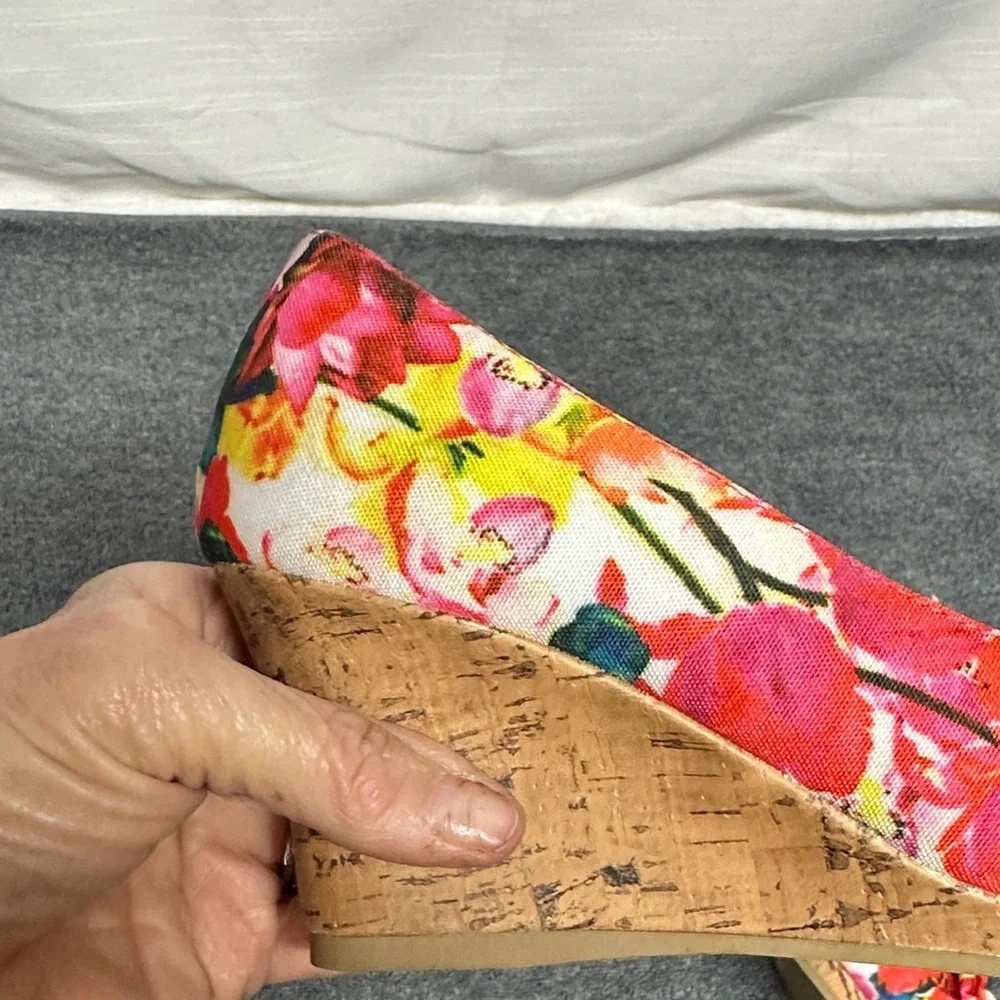 Dexflex Comfort Shoes Womens 6.5 Floral Wedge Bowtie Heels Colorful Peep Toe
